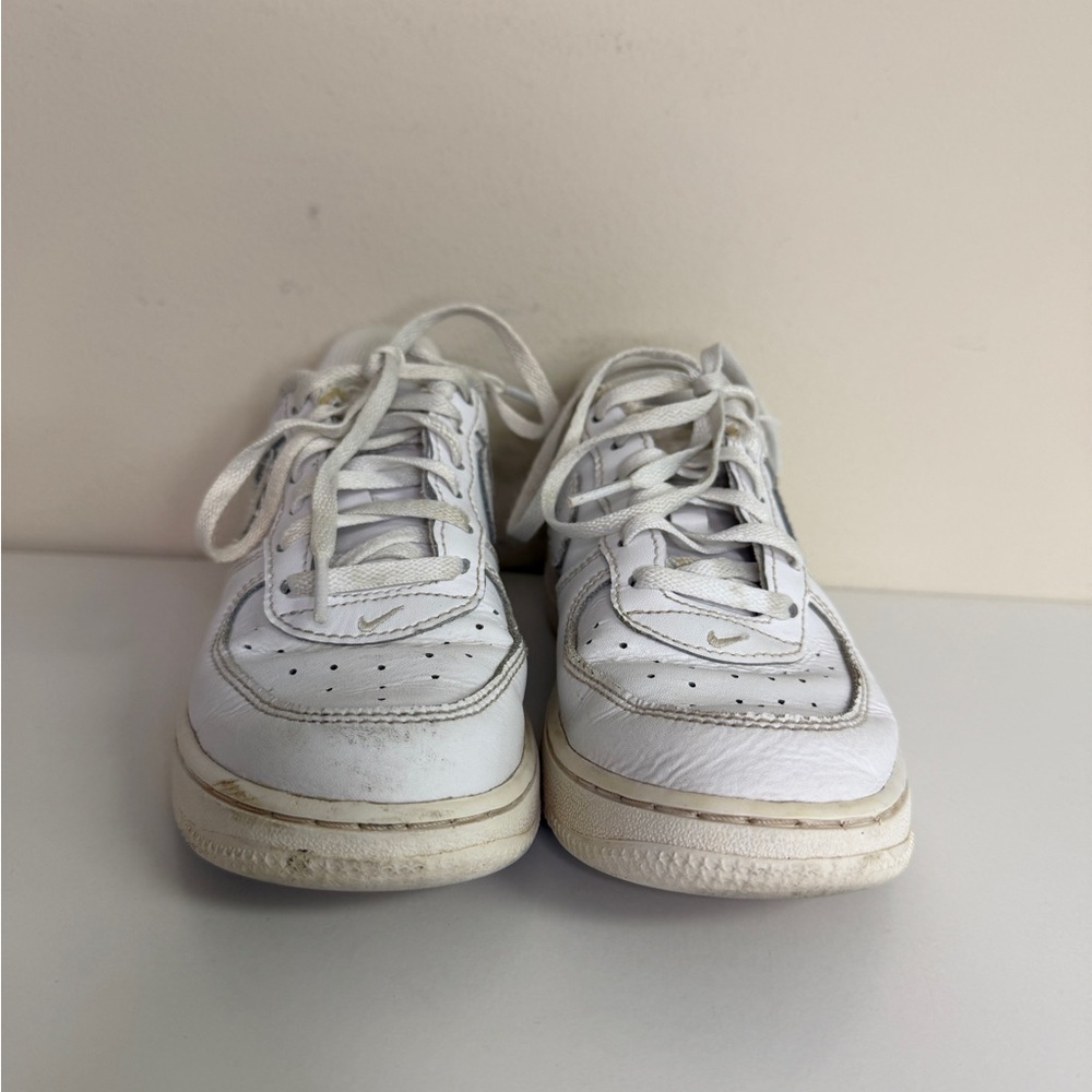 Nike: Kids White Force 1 LE Sneakers, Size 1.5 - Picture 5 of 10